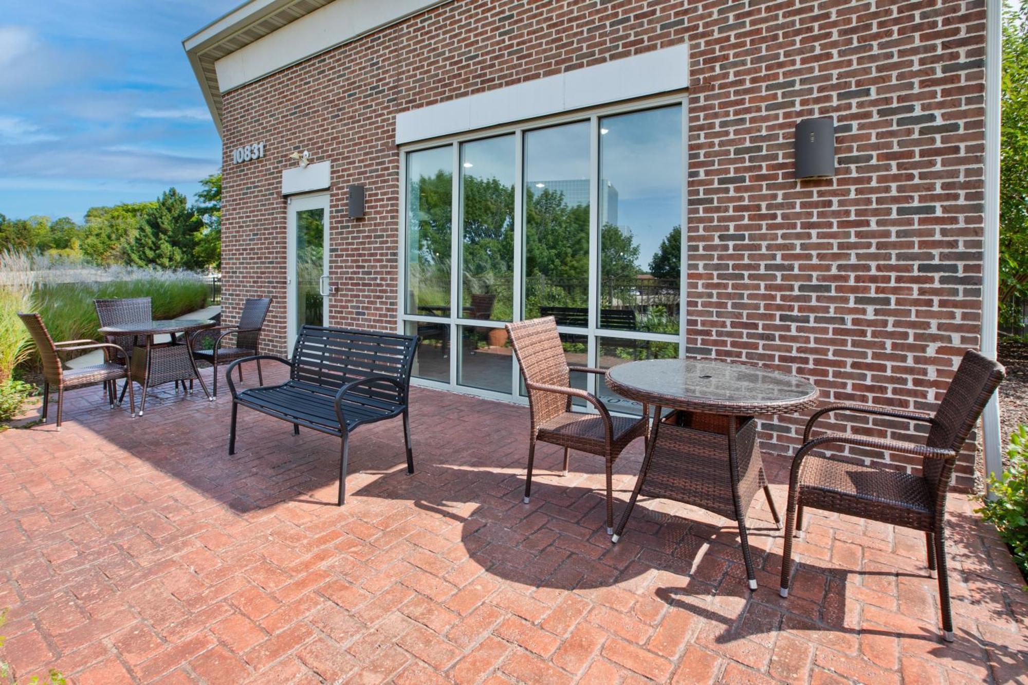 Holiday Inn Express & Suites Milwaukee Nw - Park Place By Ihg Экстерьер фото
