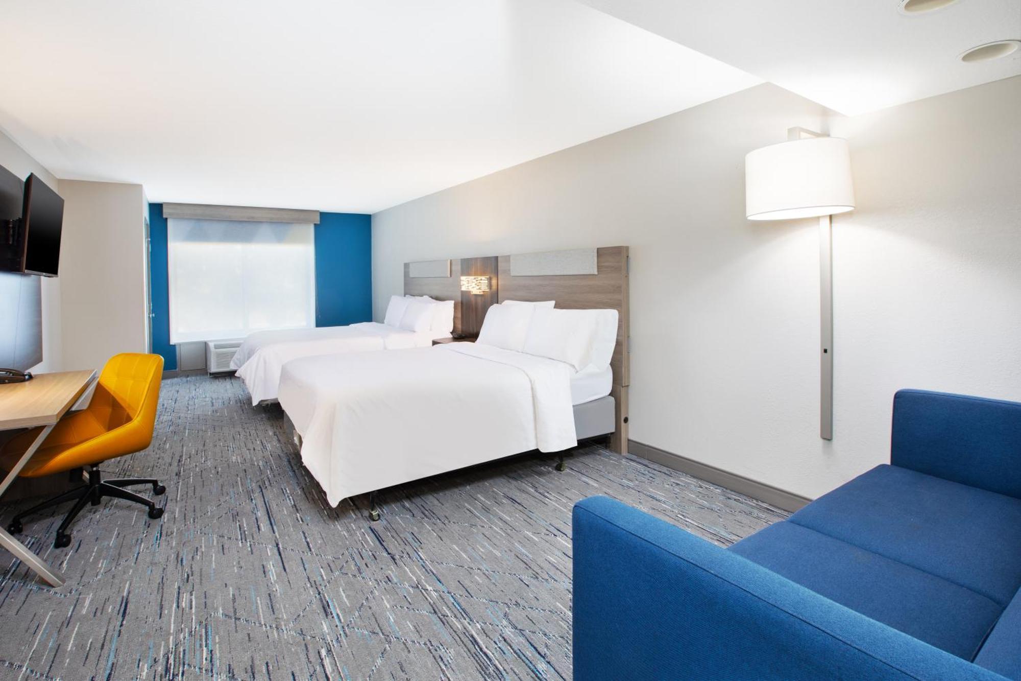 Holiday Inn Express & Suites Milwaukee Nw - Park Place By Ihg Экстерьер фото