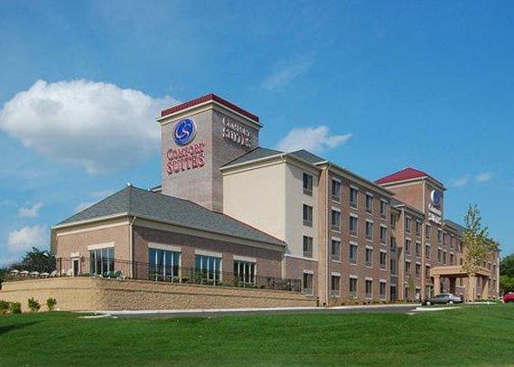 Holiday Inn Express & Suites Milwaukee Nw - Park Place By Ihg Экстерьер фото